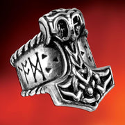 Thorâ's Runehammer Ring - Costumes and Collectibles